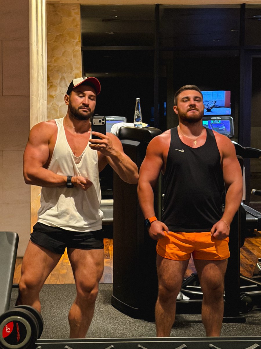 AlexAntss's tweet photo. Gym time together 💪🏻 https://t.co/Th155P5gL8