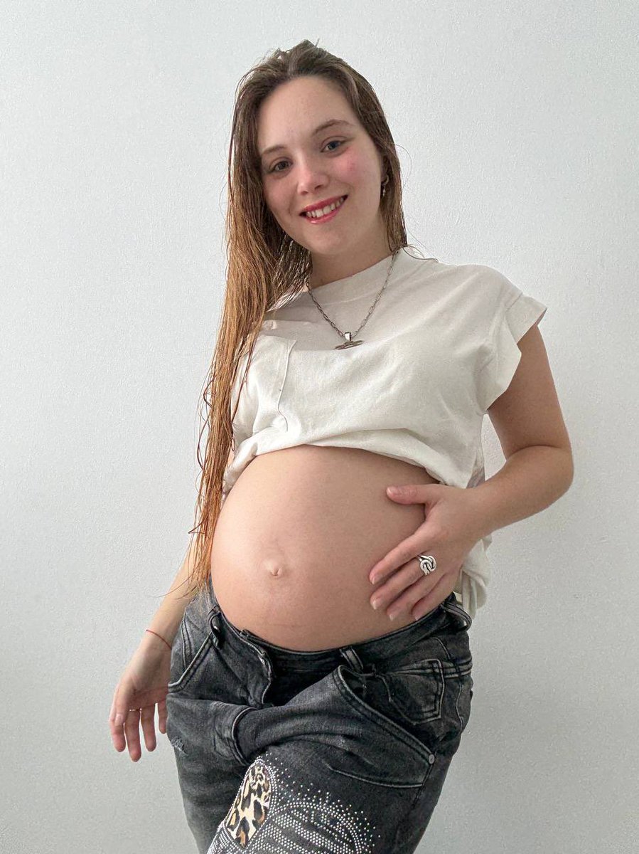 deinemariee's tweet photo. Was wäre denn das Erste, was dir durch den Kopf geht, wenn du mich so siehst?😊 https://t.co/xuwdspYbz9