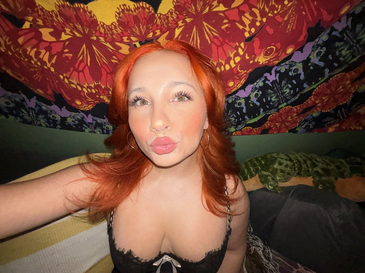 Ariasweetness2's tweet photo. Kisses if you are good #cuckswelcome #stripchat  #linkinbio #sendmemoney #spoiled #joi #sellingvids #onlinegirlfriend #girlswithink #domme #worship #nsfwtwtً #adultvideos #fypviraltwitter https://t.co/h6ZH18eOgn