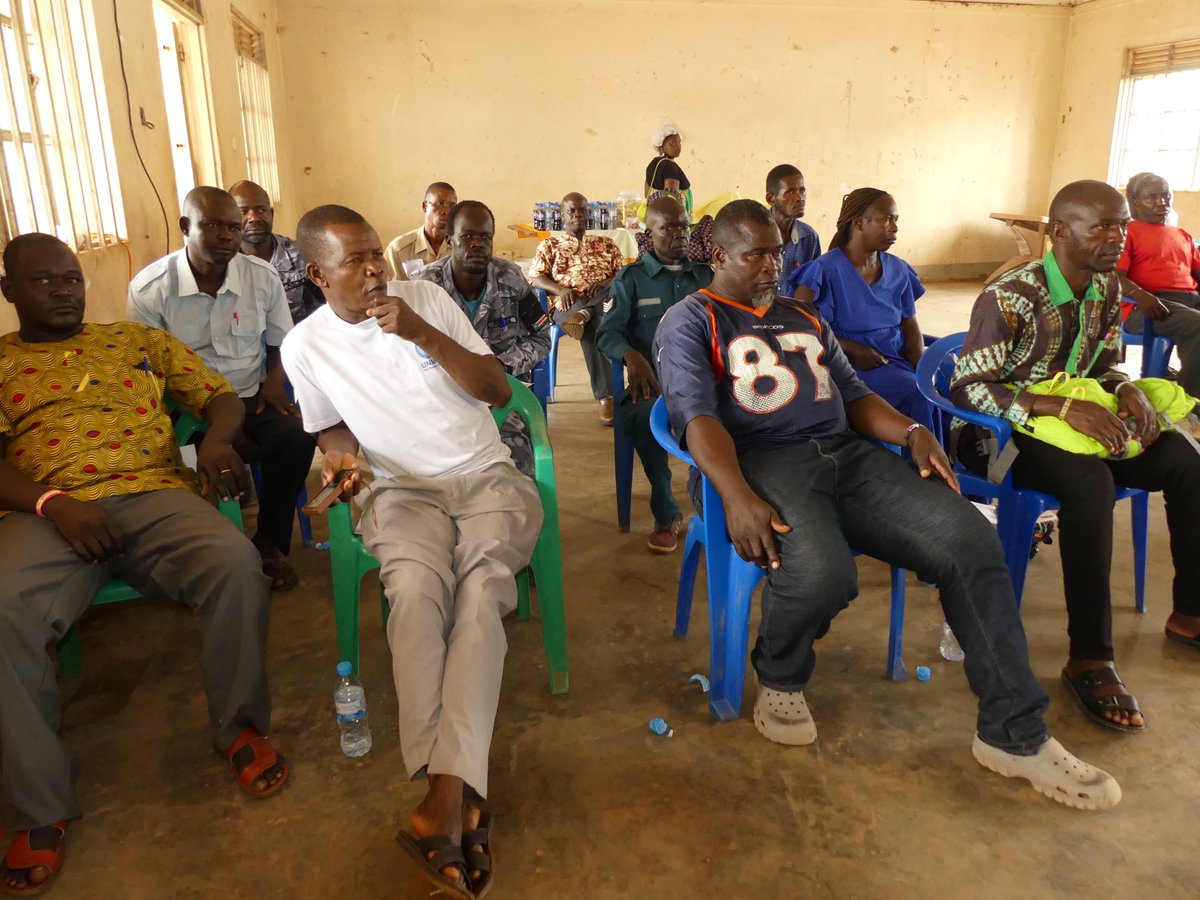 unmissmedia's tweet photo. Promoting protection of civilians through professional, accountable, community-focused policing, the #UNMISS @UNPOL team trained 30 #SouthSudan police officers and community leaders in Tambura 🇸🇸 on human rights and combating sexual and gender-based violence, emphasizing dignity, lawful procedures, and collaboration.
#A4P #InvestInPeace