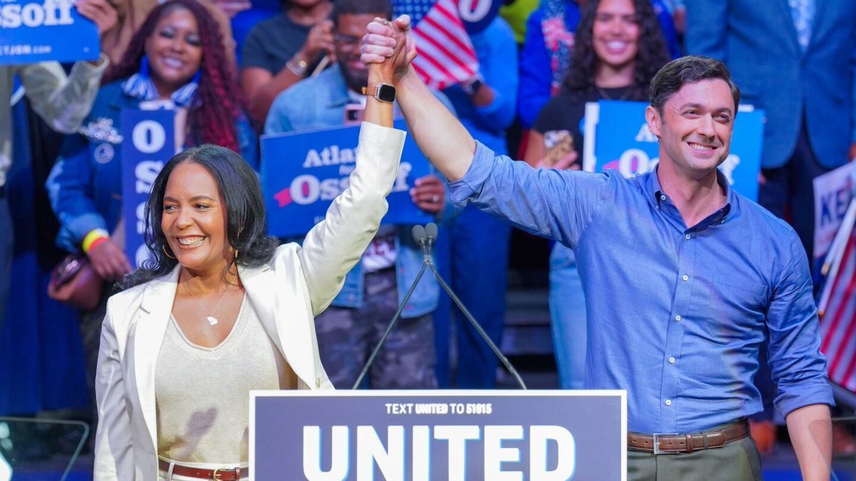 IAPolls2022's tweet photo. AJC: Sen. Jon Ossoff just transferred $3.6 million into Georgia Democratsโ coordinated campaign โ a move aimed at boosting Keisha Lance Bottoms for governor and lifting downballot candidates across the state, not just his own Senate reelection.
https://t.co/4jDYBiVMKI https://t.co/KP8kz7vpeI