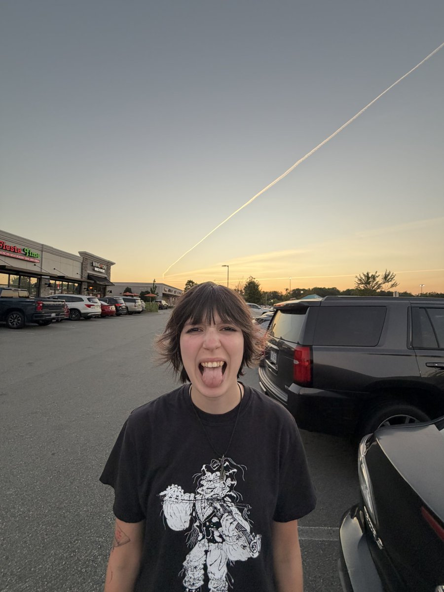 tragictheif's tweet photo. is this pic hard? https://t.co/QZtsS8DT26