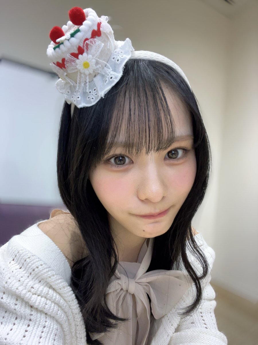sakurazaka46's tweet photo. 中川智尋がブログを更新しました！🌸｜ 19さい https://t.co/PwUQQKjalh ぜひご覧ください！ #櫻坂46 #中川智尋 https://t.co/4gHN6WBcrf