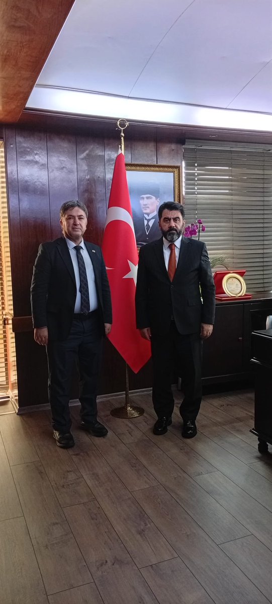 TrabzonMuftuluk's tweet photo. Ümmet Hayr Derneği Karadeniz Bölge Müdürü Vail Salmanali’den İl Müftüsü Dr. İsmail Çiçek’e Ziyaret

Ümmet Hayr Derneği Karadeniz Bölge Müdürü Vail Salmanali, Trabzon İl Müftümüz Dr. İsmail Çiçek’i makamında ziyaret etti. https://t.co/vtZKDE8FCj