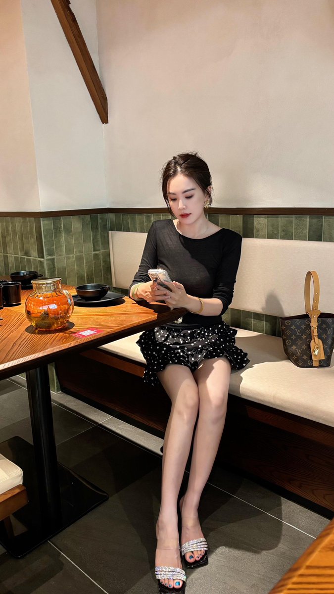lunarnexus35022's tweet photo. 低估现在的学生了 原来不只是嘴上说说.......他是真敢啊🫣 https://t.co/wefuMhuyJG