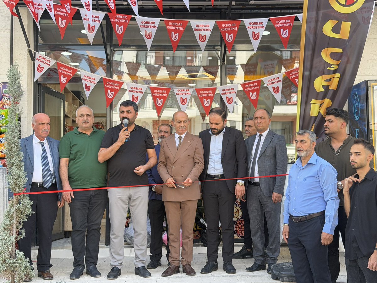 MesutSamanli's tweet photo. Şehrimizin tanınan esnaflarından Uçarlar kuruyemişin temelli şubesinin açılışını Battalgazi ilçe başkanımız ile birlikte gerçekleştirdik.Hayırlı bol kazançlar diliyorum.#Malatya https://t.co/Jg9hcho6v9