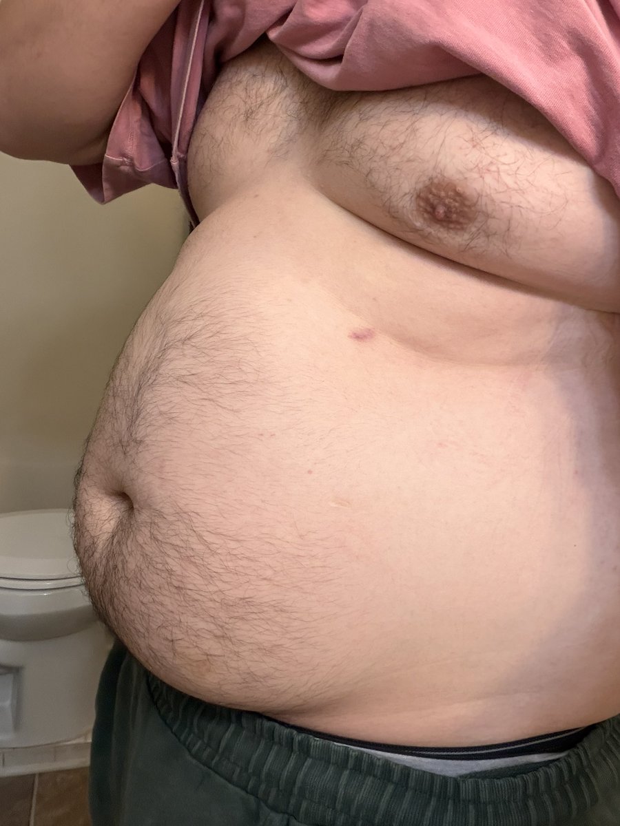 Gluttonedout's tweet photo. Morning chonk, I think I’ve gained a little https://t.co/1XkfEffKrx