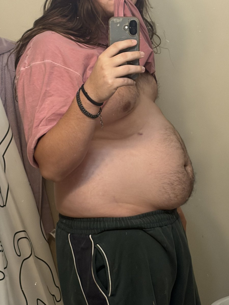 Gluttonedout's tweet photo. Morning chonk, I think I’ve gained a little https://t.co/1XkfEffKrx