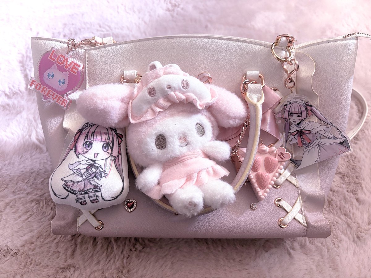 bruilepsy's tweet photo. added my melody plushie to the ai (las) bag 𐔌՞ ܸ.ˬ.ܸ՞𐦯 https://t.co/oRTPDxBIOc