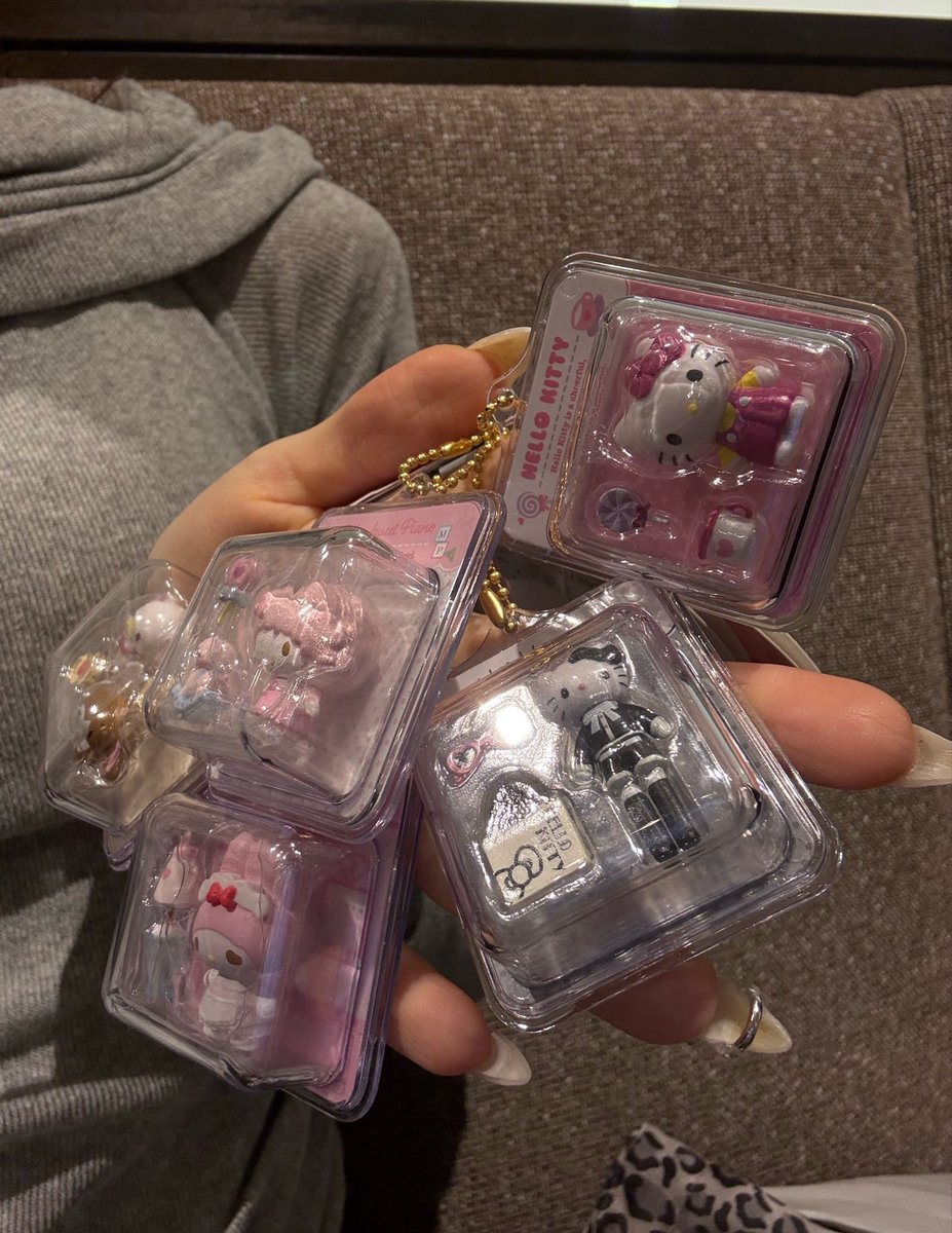 __cherrymoon39's tweet photo. 発売日に無事get ꒰՞⸝⸝ᴗ ·̫ ⊂՞꒱♡♡

とってもかわいい屋さん~🥹🤍🤍 https://t.co/Kb7W9UpjEy