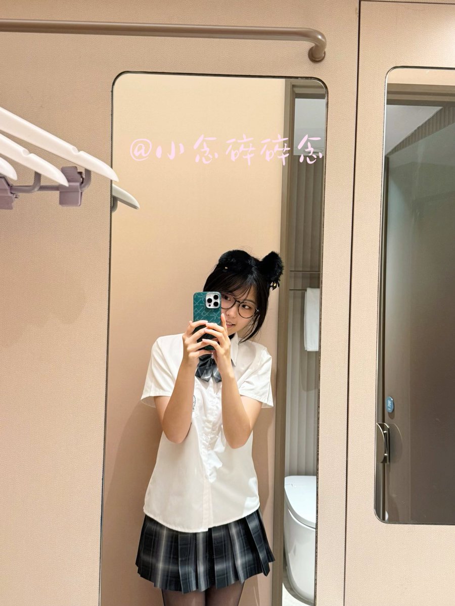 Timesli02's tweet photo. 军训好辛苦呀🥹

#反差婊 #女大 https://t.co/HZI0oLXHeF