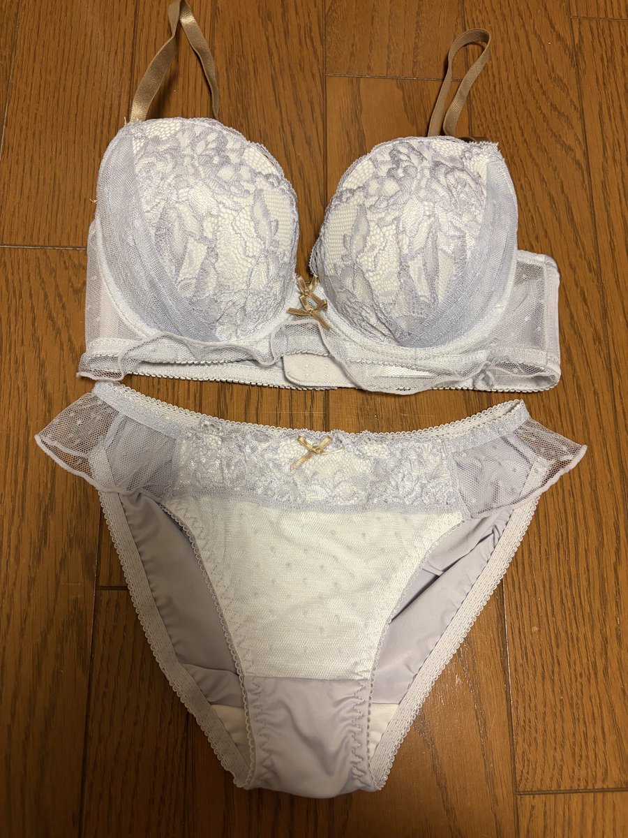 kasumi_pan2's tweet photo. 現在の在庫こちらです🍑
すぐ買える方が優先です！
冷やかし・成り立たない会話はブロックします🙇‍♀️ https://t.co/qbi7RS7T7o