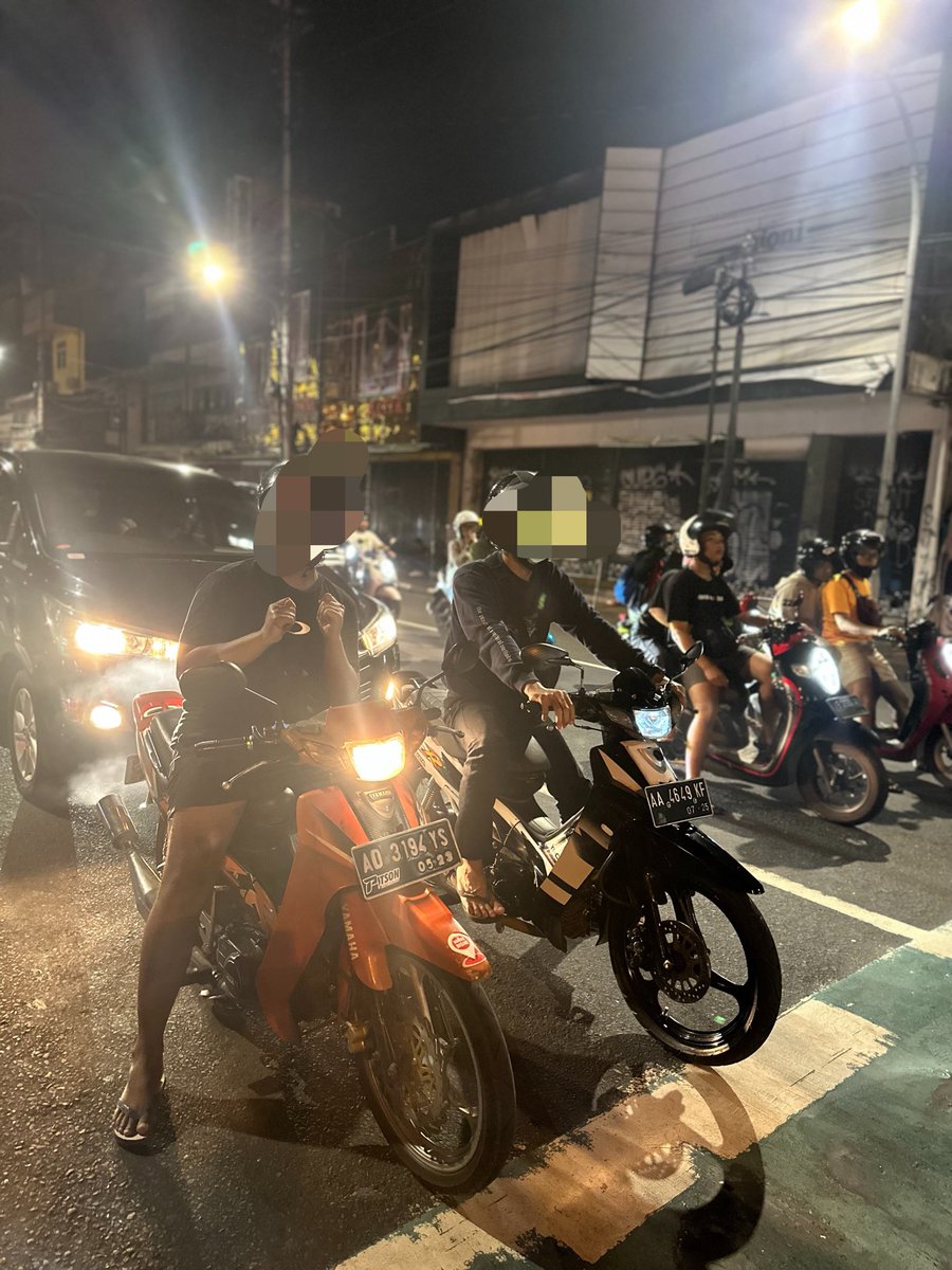 Avrmaa's tweet photo. @bakuldimsum_ fizr bekasan temen judol. waktu itu pasaran di 8-10jt, dijual BU jadi 4 juta 😂 https://t.co/vqE6eHeUZb