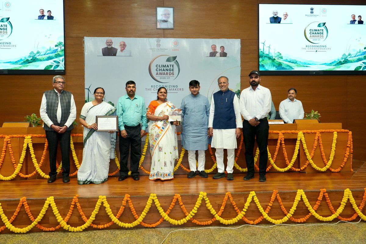 pravinmalibjp's tweet photo. @arjunmodhwadia @ClimateChangeGJ @narendramodi @Bhupendrapbjp ગુજરાતમાં વિકાસ સાથે પર્યાવરણ સંરક્ષણ અને ટકાઉ ભવિષ્યના નિર્માણ માટે ક્લાઇમેટ એક્શનને જિલ્લા સ્તર સુધી લઈ જવાની દિશામાં આ મહત્વપૂર્ણ પગલું છે. 🌏

#ClimateChangeAwards #ClimateAction #ClimateGovernance #ClimateSmartGujarat #SustainableDevelopment #Environment #NetZero #Gujarat https://t.co/rY1cKjNqYy