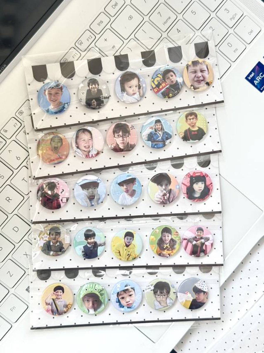 ppp20405's tweet photo. #ตลาดนัดCortis 

พรีจีน🇨🇳 

⭐️ภาพเลนติ ทรงทามาก็อตจิ ชิ้นละ 30
⭐️ที่ถนอมสายชาร์จ ชิ้นละ 15
⭐️เซตเข็มกลัด เซตละ 40
⭐️Griptok ชิ้นละ 55 

🌸สินค้าอื่นๆสอบถามเพิ่มเติมได้ค้าบ

📦 รอของ 10-20 วันหลังส่งกลับไทย
📮ค่าส่ง 40 ฿
❌ปิดรับ 17/09 เวลา 18:00 น.
💬สนใจ DM ได้เลยค้าบบ https://t.co/o8ZjeyweBy