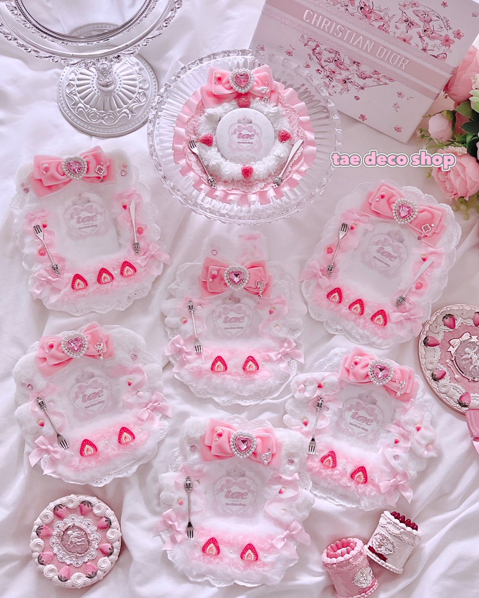 tae_decoshop's tweet photo. 🗓️ 10/17〜 東京 📍有楽町マルイ
taedecoshopは東京の前期のみ出展します🎀⋆꙳ 新作の秘密のバラ園なども販売予定です♡ ྀི
またラインナップはXでも投稿していきます🍰 #手元の推し活まつり https://t.co/EZamiAA5Qb