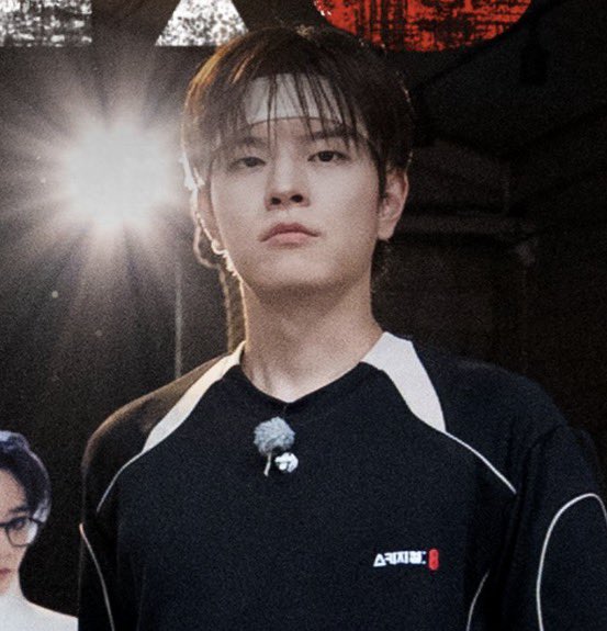 SEUNGM1NE's tweet photo. all muscles then we have kim seungmin this diva😭 https://t.co/IDBlkr4q2U