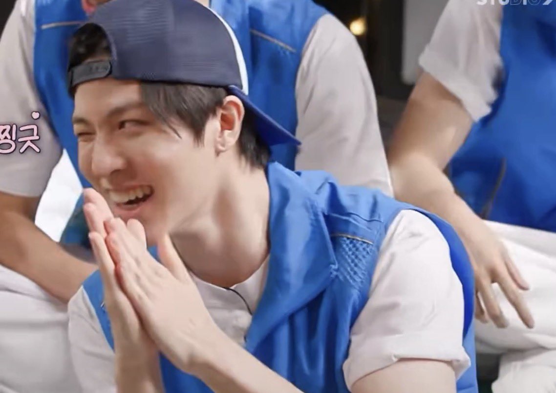doremifasojh's tweet photo. Oh how I adore you, So Junghwan 🥺🥰 https://t.co/VRsv3n5IY1