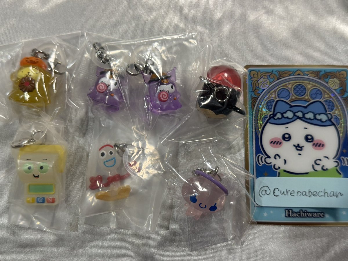 curenabechan's tweet photo. 交換希望
サンリオハロウィン ツムツム トイストーリー5 あわわちゃん めじるしアクセサリー ガチャ

譲→ポムポムプリン/クロミ(1点お声掛け中)/ミッキー/スマーティ・パンツ/フォーキー/ホイップちゃん

求→ 画像2枚目 異種 最上段優先 または異種ハチワレ

都内手渡しまたは郵送希望→ https://t.co/aNXs3Jhgck