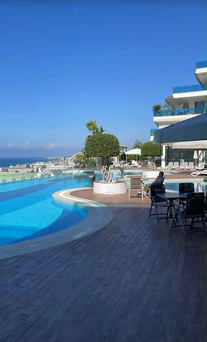 Missss_CA's tweet photo. Holiday mode: on https://t.co/d7ChYvn2aG
