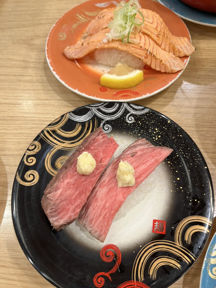bqlxn_'s tweet photo. 日本一の回転寿司屋トリトンで寿司を食イヤ https://t.co/n20WKk40u4