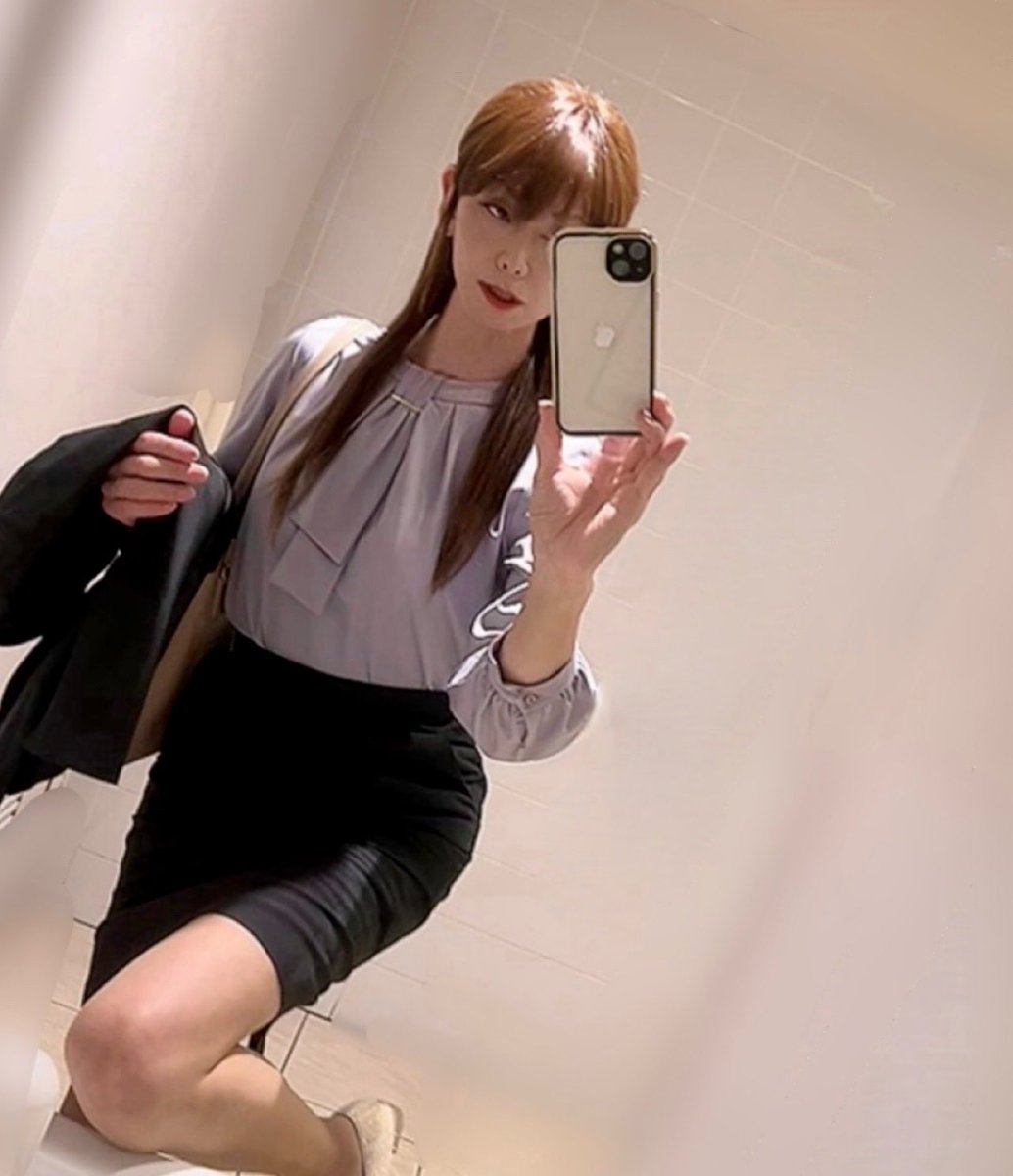 hitomi_tukino's tweet photo. 仕事帰りのオフィスレディ…
の感じ♡🖤 https://t.co/DCLiD1awWJ