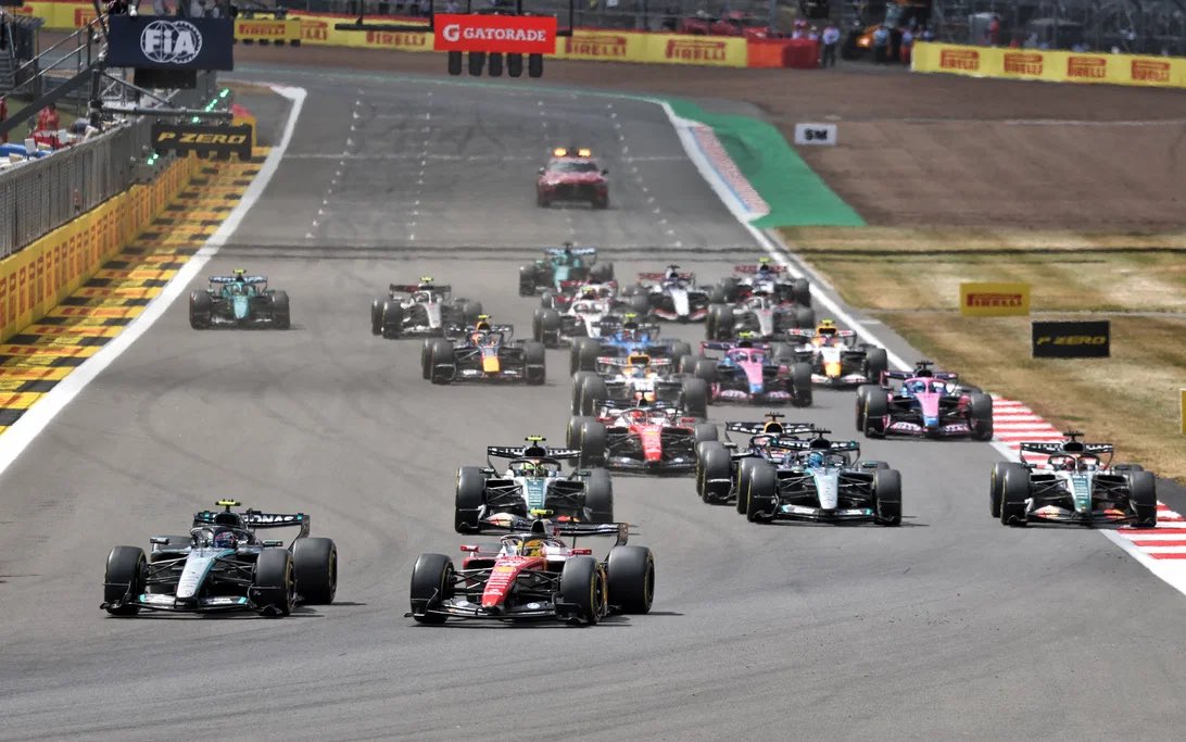 F1GuyDan's tweet photo. F1 says data shows 75% of fans believe sprint events add greater value to a season’s calendar. https://t.co/Ajiym3A8Od