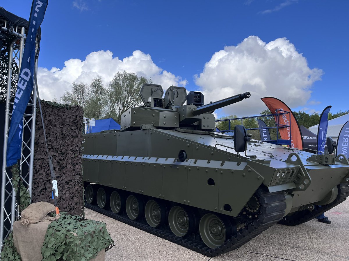 CalibreDefence's tweet photo. Hanwha Redback with the Lockheed Martin turret. Positioned for Europe/uk requirements and it has Sky Keeper C2 integrated providing sensor fusion and GBAD capability. https://t.co/1c2Kzai0Sy