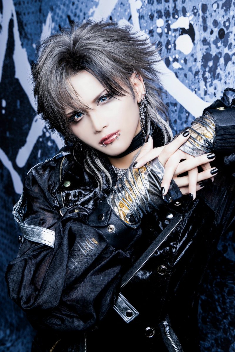 Royz_official tweet picture
