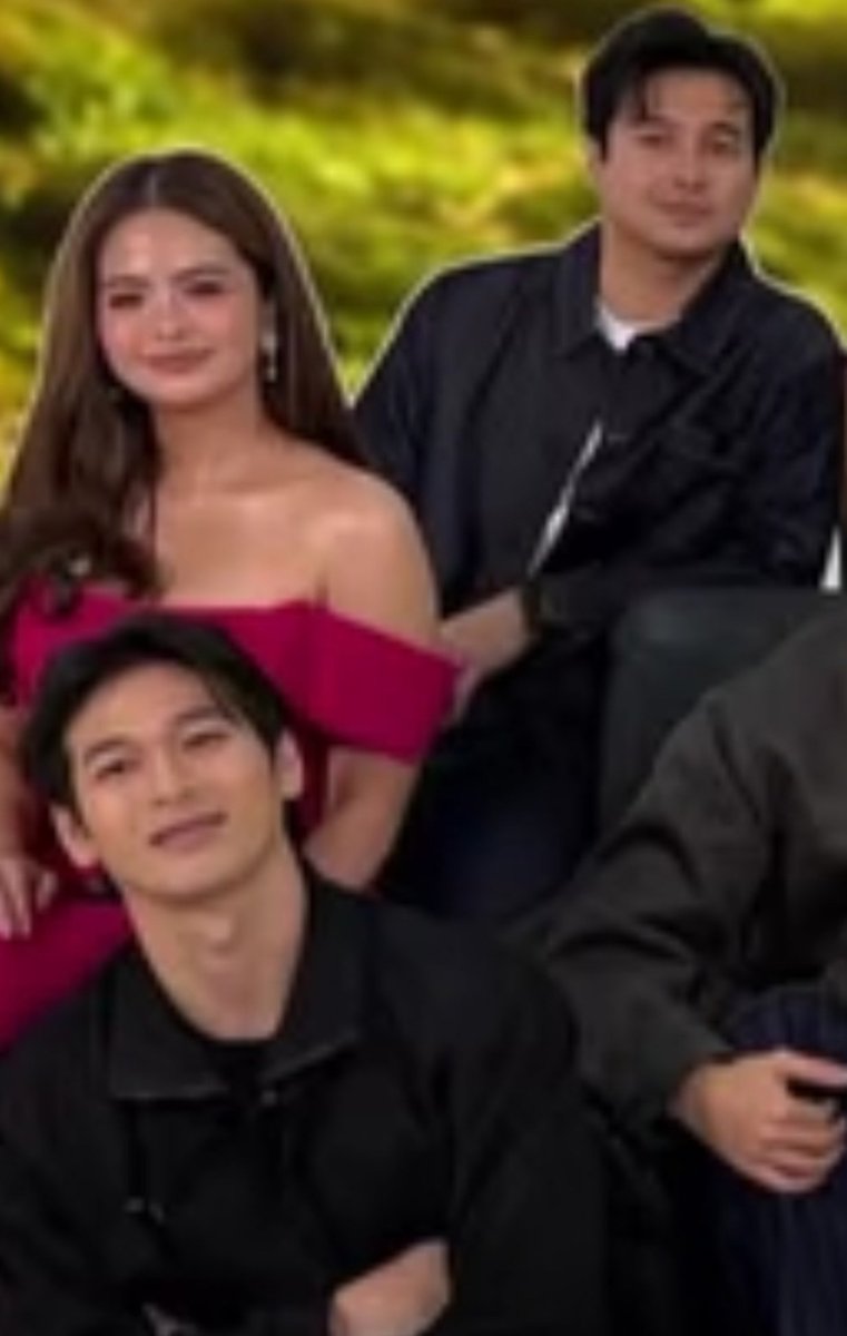 marfirp's tweet photo. Nandito pala ung Kasama sa  Pee Mak JeWilBea  di nah gabwilbea but ok lang bagay din silang mag ka love triangle anyway magkasama  Silang lahat sa Oye Oye ng shankierra sa September 19 na in @VivaOnePH lang 

#OurYesterdayEscape 
#ViArkin 
#Shankierra
#Univetkadas https://t.co/QGVtc0eVTK