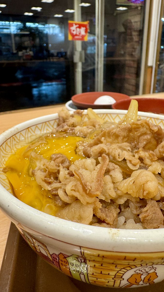 khakis_eida's tweet photo. 【すき家 小平中島町店】
牛丼に卵をかけると美味しい◎

・牛丼 大盛
・たまごセット

#すき家 #小平 https://t.co/yEr9jpe9dS