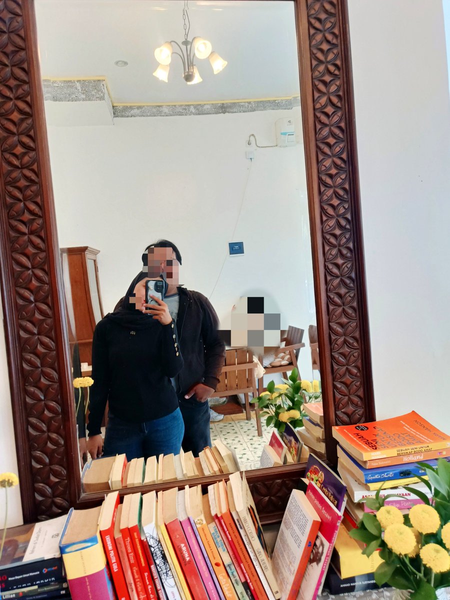redrosesss__'s tweet photo. firsttime 💃🏻
tebak lokesyenn 😋

udah lama wacananya, tp baru direalisasikan wkwk
oiya, buat km yg suka teh bisa kesini yaa. tempatnya homy bangett, dan nyaman buat ngobrol santai. harganya sangat affordable, dan tehnya enak 👌🏻

meet with me, with my rules yaa🤌🏻 https://t.co/B3DmYm80tU