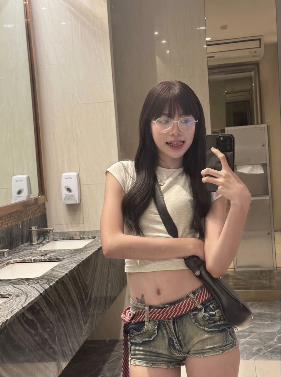 FFHBLUEE's tweet photo. 🤓 https://t.co/5ruoPlCYib