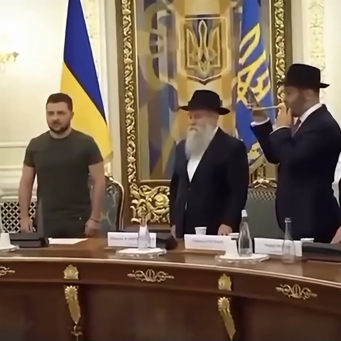 Wlodek_Skalik's tweet photo. Wszystko na temat Zełeńskiego i dzisiejszej Ukrainy. https://t.co/WcvVWRObDc
