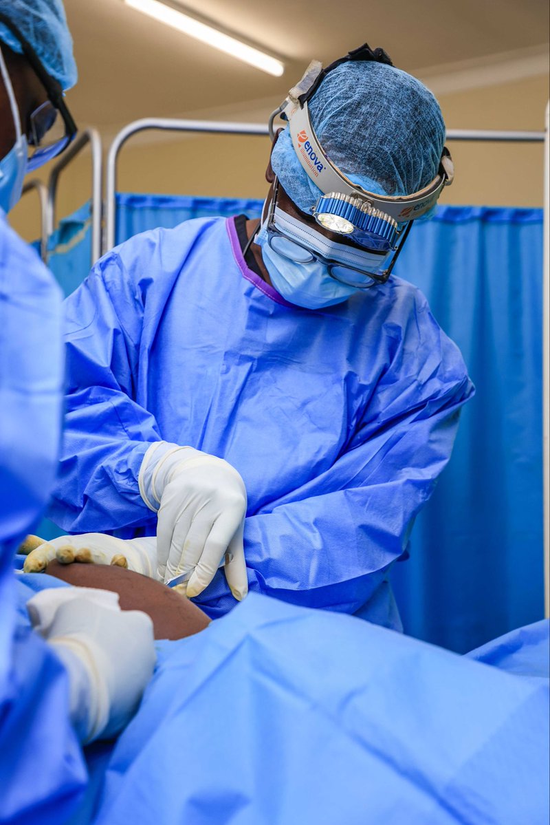 OchiengJos70609's tweet photo. 🚨 DAY 3 Of Association Of Surgeons Of Uganda Surgical Camp 2026 @ASOU_Official ‼️🤗

Behind every number is someone who couldn't afford this care& surgeons who showed up to give back:This is what compassion looks like  in action
Every stitch,every surgery,every quiet "you'll be okay";given freely, by kind hearts& hands 💞 

This is what healing looks like when compassion leads,Every scar  tells a story🩷
#ASOUSurgicalCamp2026 #SurgeonsOfUganda
#CompassionInAction