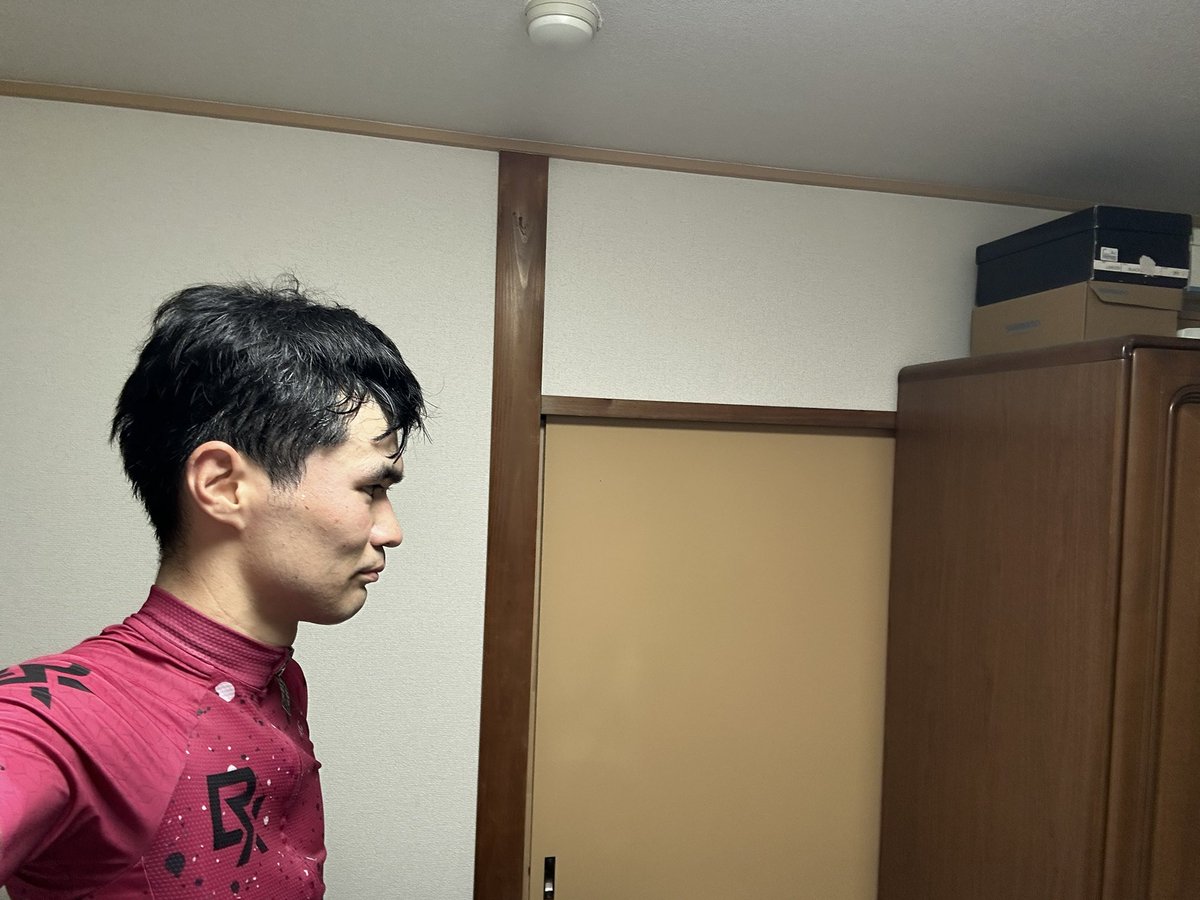 yk3196's tweet photo. SST45分shortやってみたけど、辛すぎて途中休んで再開２回繰り返して何とか…

雨でほとんど走れてないけど、そういう時こそローラ乗らないと体力落ちる（落ちてる）#ズイフト https://t.co/o1dTynvZSC