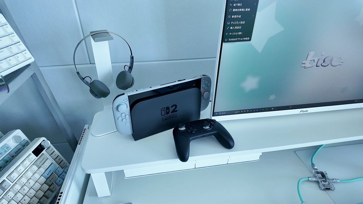 binbiso's tweet photo. #desksetup 
グレー×ミントカラーにもっとしたいᗦ◃

switchの色は、塗装じゃなくてカバーだよん
#PlayVital https://t.co/Jlnna3CcsQ