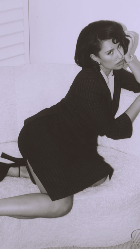 GoEasyonJaneDoe's tweet photo. Her in suits>>> https://t.co/ovRy7GfpCI