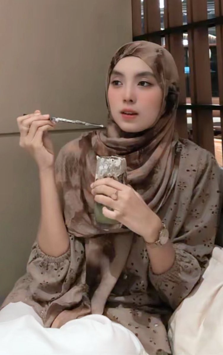 gfriendmingyu's tweet photo. Ngedate dulu sebelum dia sibuk w word🫰🏻

#CaratSelcaDay #CSD #MINGYU 
#김민규 #SEVENTEEN @pledis_17 https://t.co/QAgZwxVfTK