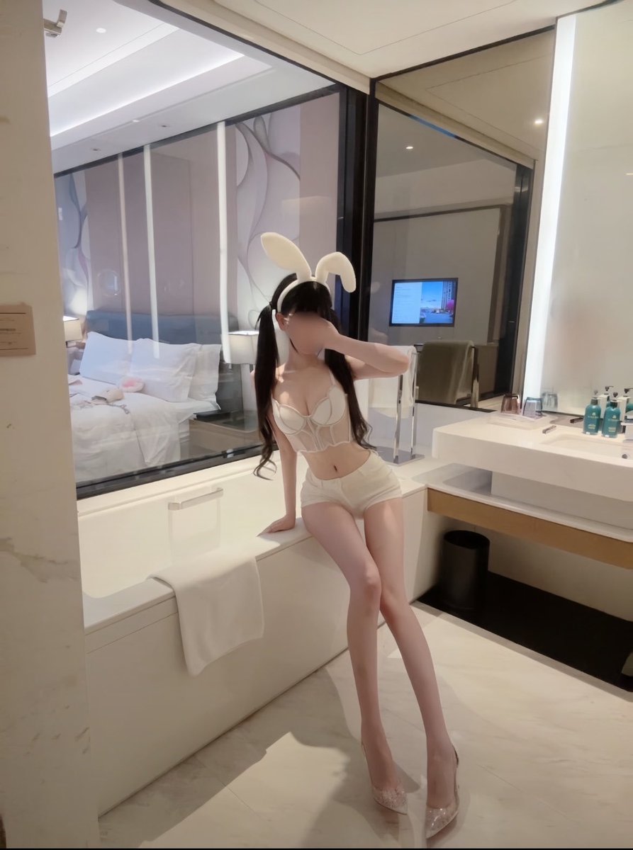 writedrkim's tweet photo. 第一次玩X的我真的不要🚪     
 真的给b看  刚洗完澡还是香香的 
 有人想闻一下吗    
 #反差 #母狗 https://t.co/dYLshgepRs