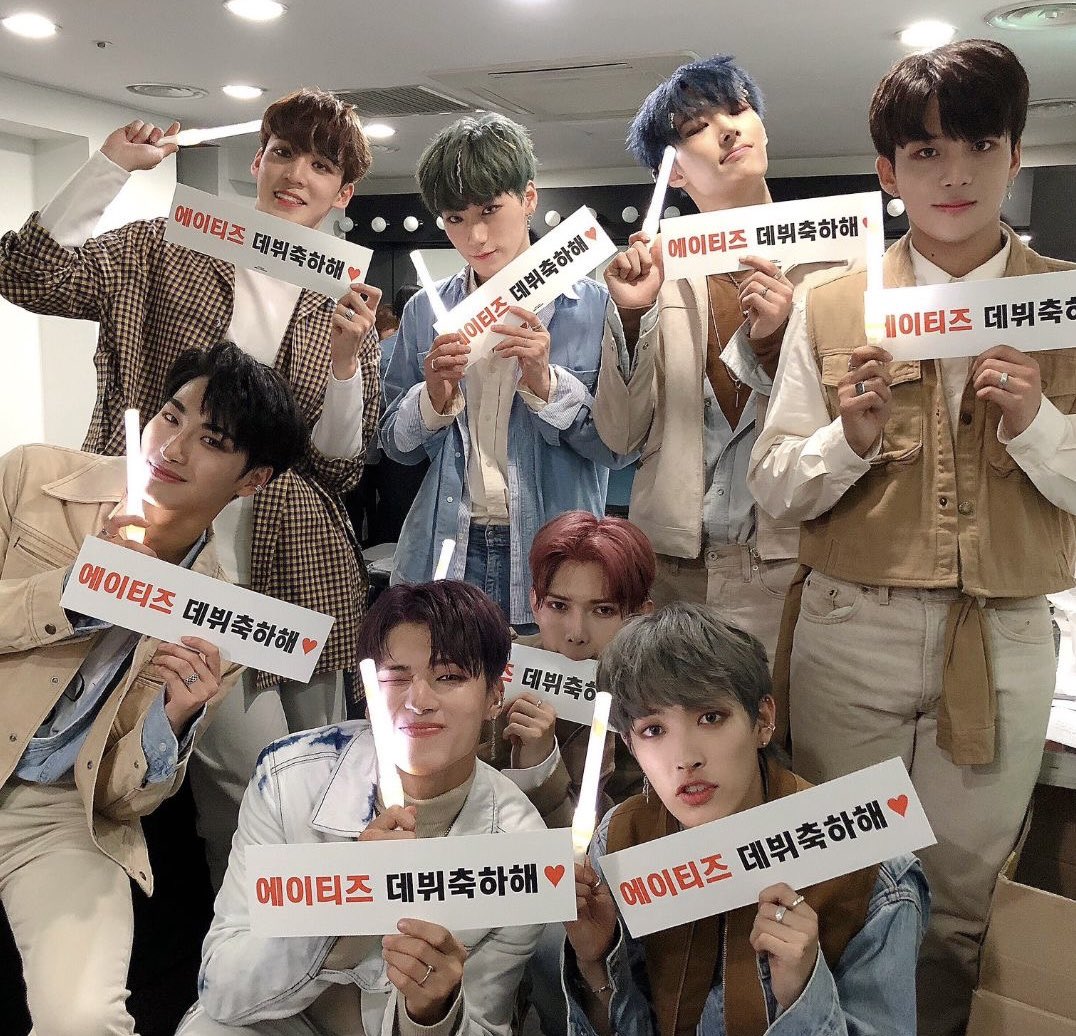 yeos6ang's tweet photo. 나만 데뷔초 에이티즈 좋아해? https://t.co/V21vkLMoa0