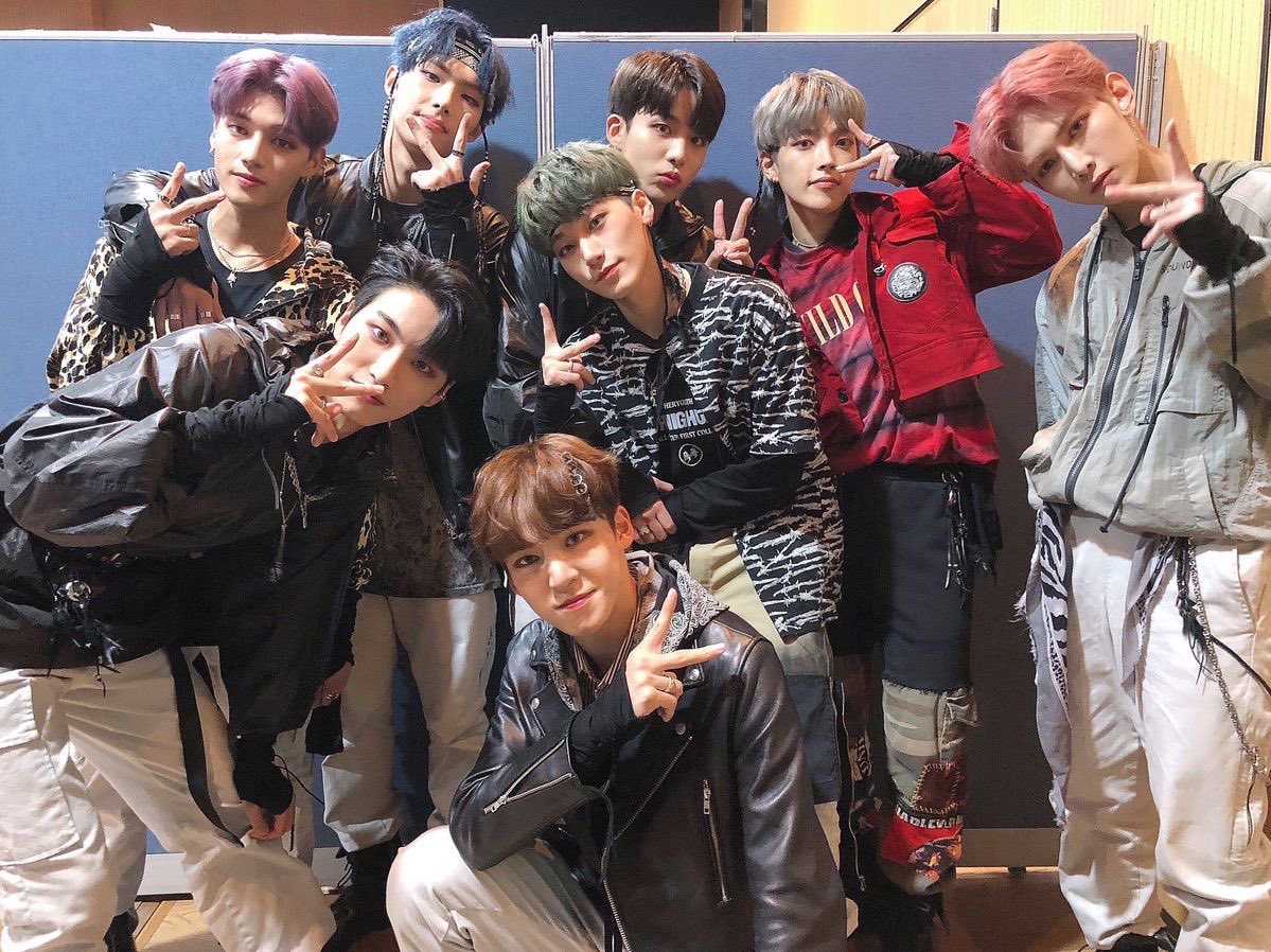 yeos6ang's tweet photo. 나만 데뷔초 에이티즈 좋아해? https://t.co/V21vkLMoa0