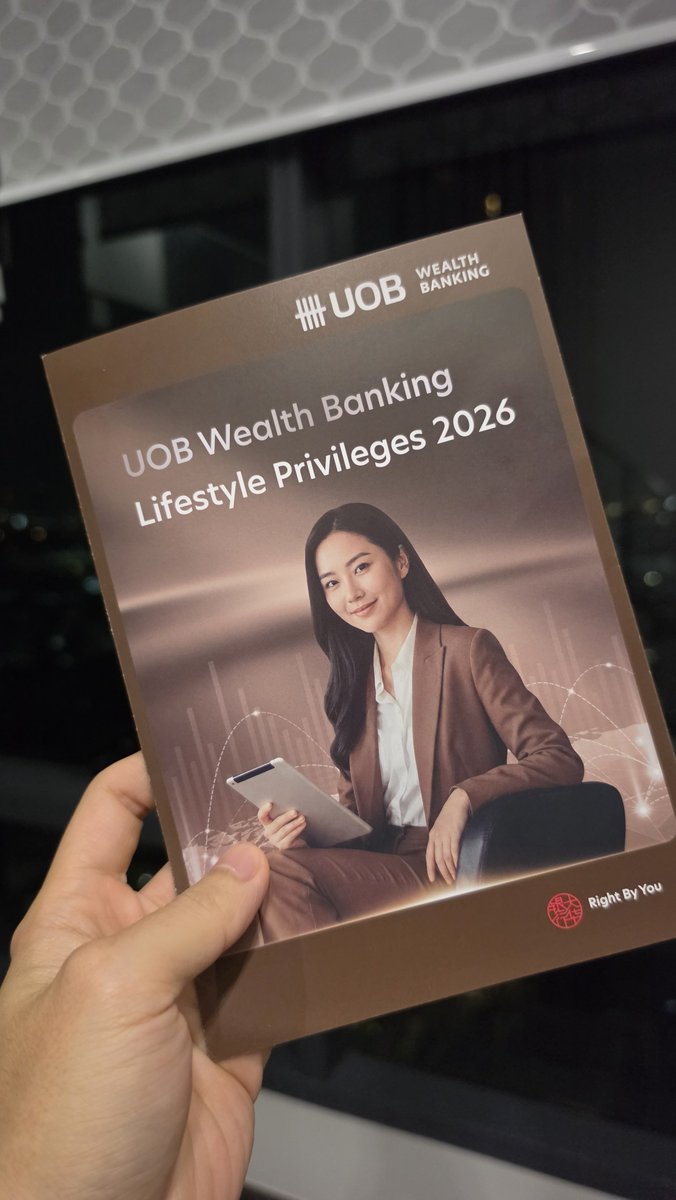 iBanky's tweet photo. ตอนนี้ลงทุนกับ UOB เดือนละ 25,000 บาทหรือปีละ 300,000 บาท ก็เป็น Wealth Banking ของ UOB ได้แล้ว ไม่ต้องลงตู้มเดียว 2 ล้านแล้ว เอาจริงสนใจมาก แต่จิตใจยังห่วงเรื่องลดหย่อนมากกว่า 55555555 https://t.co/t2qN7dKA1v