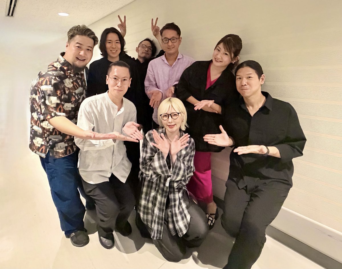pon_de_shoko's tweet photo. #古川雄大  さん
The Greatest Concert vol.3
-Man of the Stage-
@東京国際フォーラムc

素敵なチームの仲間に入れていただき、キーボードで参加いたしました🎹

はやくも本日が個人的千秋楽となり大変寂しいですが、明日からも素敵なステージになりますよう心を寄せております。

古川さん本当に素晴らしくてお耳が幸せでした😌👏

みなさまありがとうございました✨

#グレコン3
#グレコン

小澤大先生率いるバンドのみんなと📷