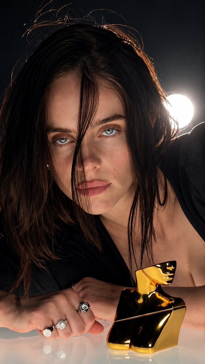 gooned4everr's tweet photo. Billie Eilish’s fat pale milkers and slutty face are just asking to be gooned for and splattered with cum 🥛💦 https://t.co/cTl07prgVP