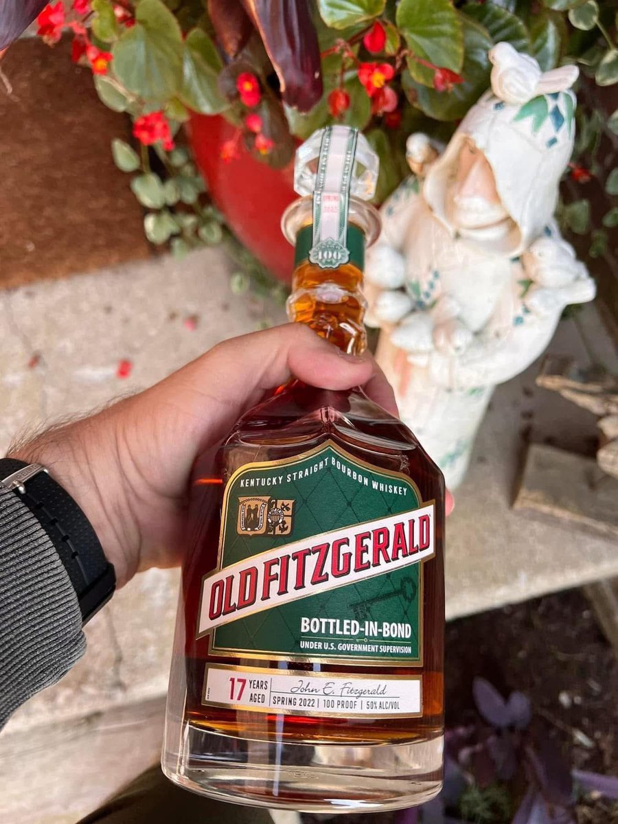 JimSichko's tweet photo. Thank goodness for the honest UPS man who noticed the “Bottle hidden amongst the Angel”. #missedone #missionaryofmercy #bourbonfair https://t.co/9rELuLzcaG