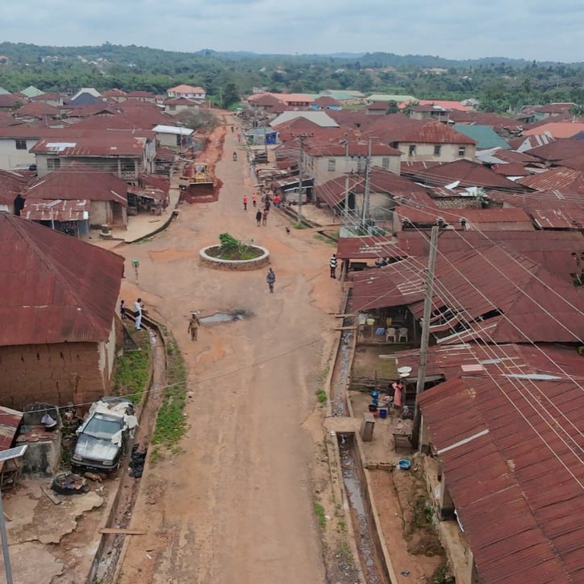 ARAdaramodu's tweet photo. From representation to results, I have commenced the Idasa/Idi Ose Road in Igbara-Odo Ekiti, linking with the ongoing St. Stephen Road to make daily movement easier for residents, improve access to homes , help businesses and strengthen commerce across the community.

•ARA

#Ara https://t.co/BUjY8u9kKU