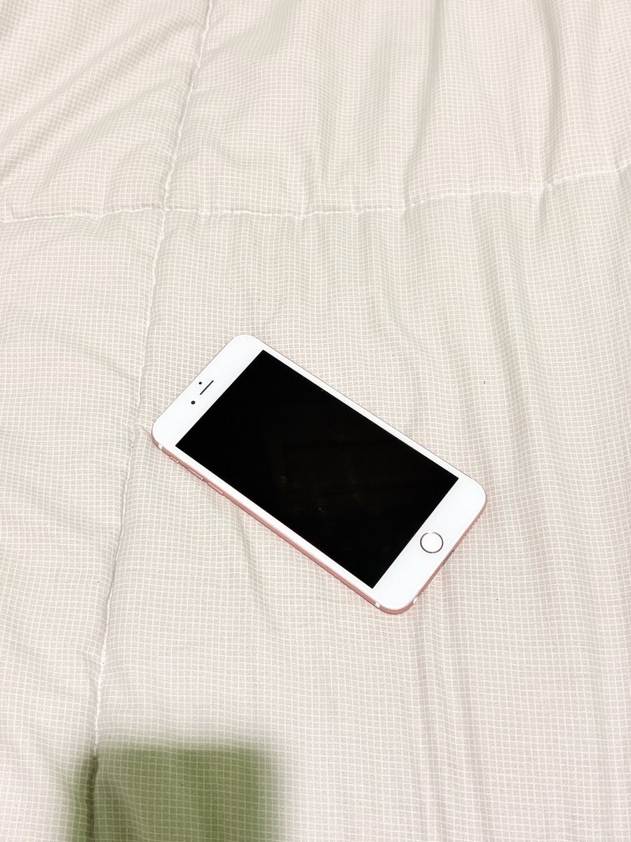 sundaemood's tweet photo. Iphone 6s plus 1,200฿ ส่งฟรี📮 
- กล้องหน้า-หลัง แฟลชปกติ 
- airdrop ได้ รีเซ็ตได้
- แบตขึ้นว่า 100% (แต่สำหรับตัวเค้ารู้สึกว่าแบตหมดไว ตามประสาไอโฟนเก่าค่ะ)
- มีรอยตามการใช้งาน, touch id ไม่ได้ แต่ปุ่มกดได้ปกติค่ะ

#ส่งต่อ #ส่งต่อไอโฟน #iphone6 #iphone5s #กล้องดิจิตอล https://t.co/naE7aJq8xN