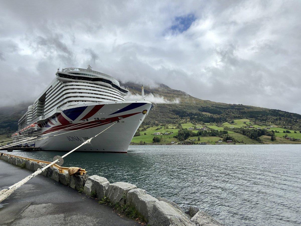 RyanDarla5ton's tweet photo. Third stop… Olden 🇳🇴 #Norway https://t.co/WWwK1sl88t