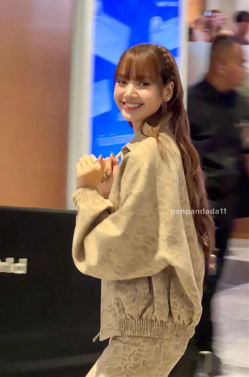 PPfahsai1's tweet photo. แล้วนอกด้อมลงแต่รูปน้องยิ้มแก้มพองกันทั้งนั้นเลย ระวังจะโดนคนสวยตกน๊าาา ส่วนแฟนคลับบุญบาปสุดไม่เคยจะได้เจอ 🤣🤣 https://t.co/zhQGqtyrhT